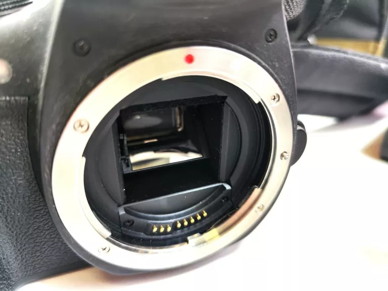 APARAT CANON EOS 1200D + OBIEKTYW EF-S 18-55 III +ŁAD KARTA PUD ETUI