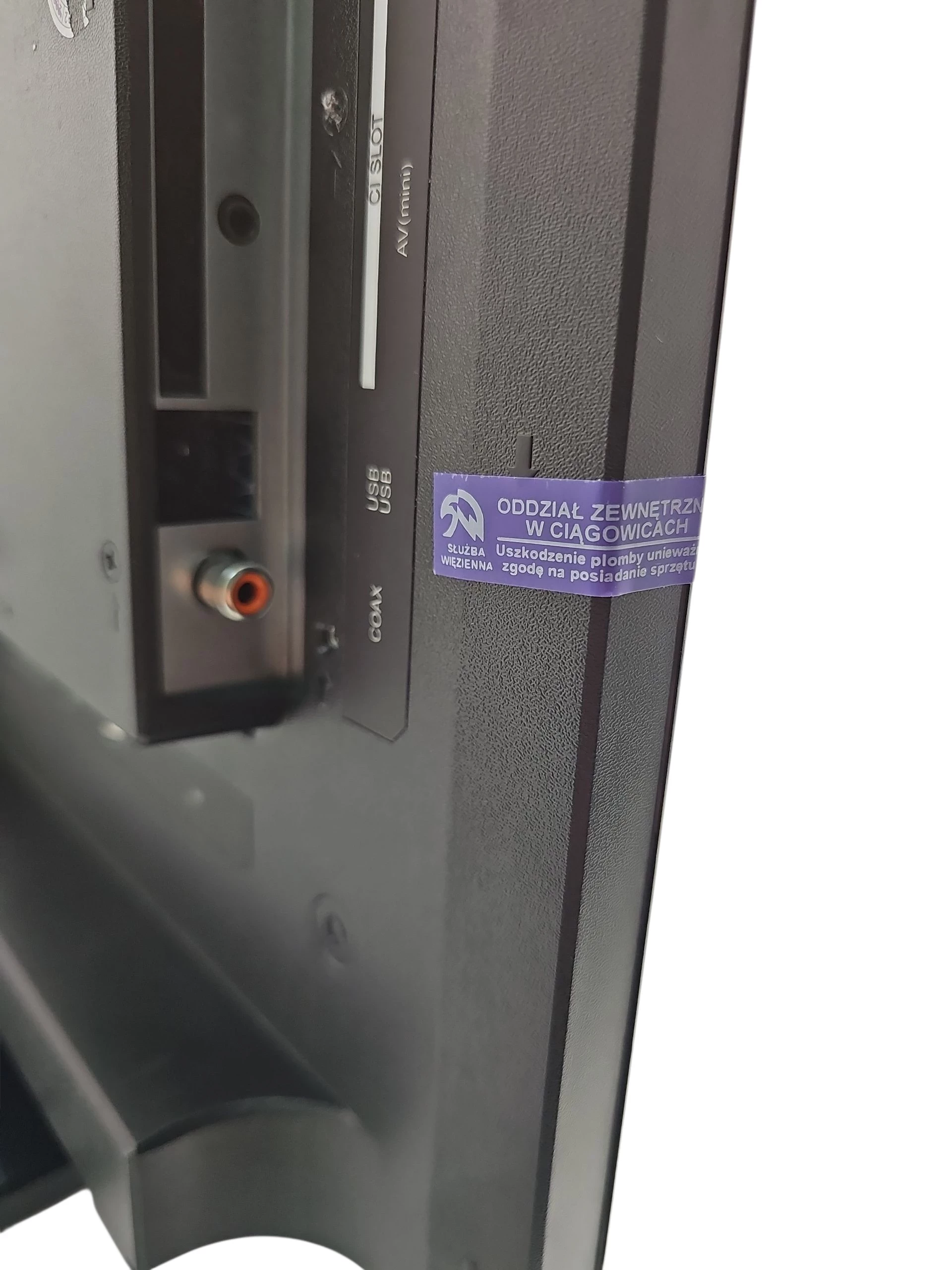 telewizor-manta-19-hd-z-zakladu-karnegounikat-przekatna-ekranu-cale-1900