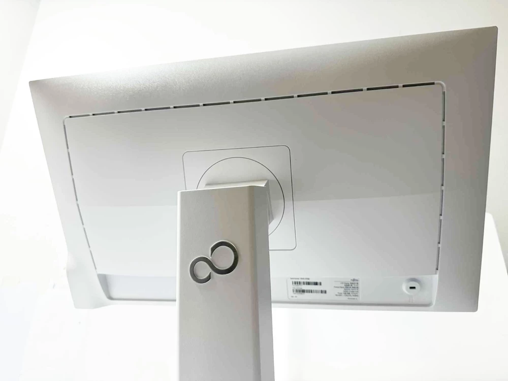 monitor-led-fujitsu-p2410te-jak-nowy-komplet-zlacza-206734-1