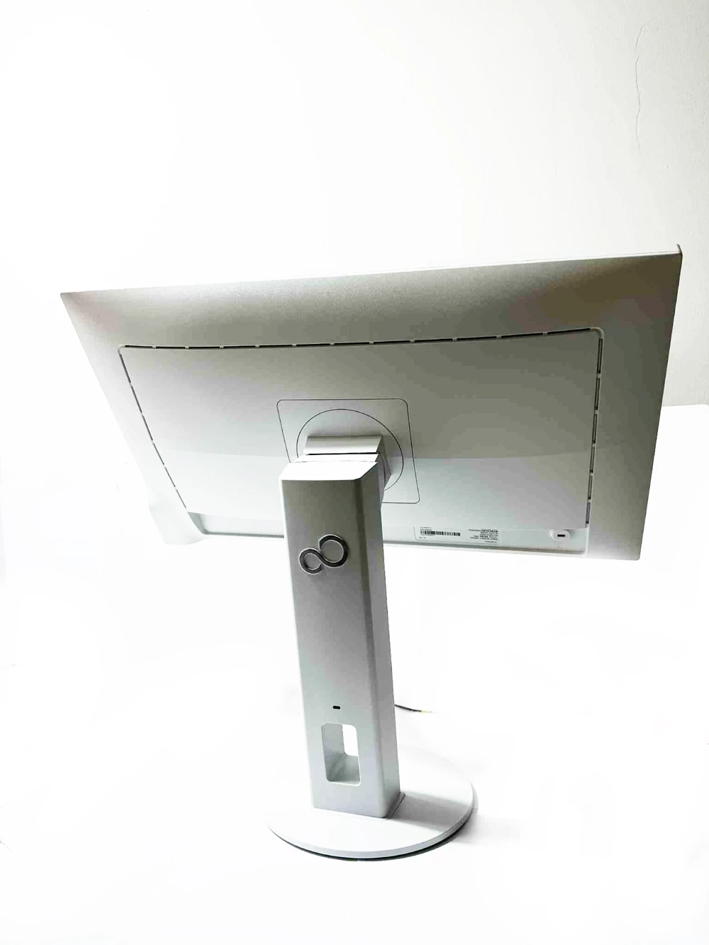 monitor-led-fujitsu-p2410te-jak-nowy-komplet-przekatna-ekranu-cale-2380