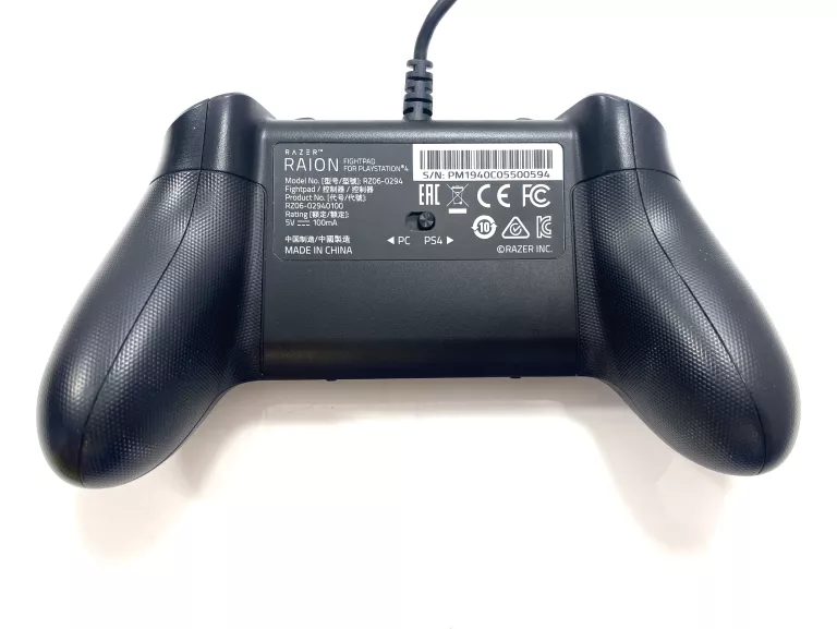 pad-razer-raion-fightpad-ps4-pochodzenie-210658-243446