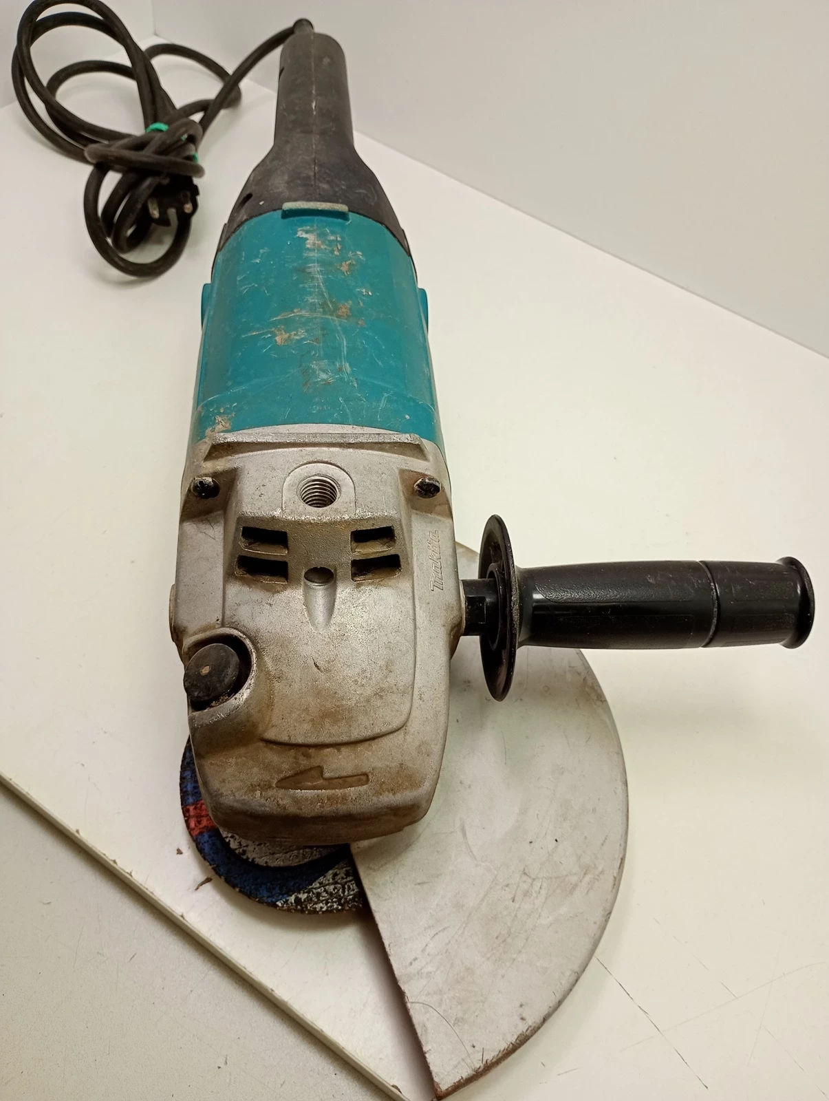 szlifierka-katowa-makita-9069s-230mm-marka-128608-9