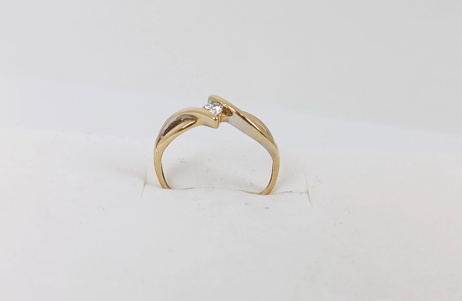 zloty-pierscionek-z-brylantem-r-13-material-15835-2