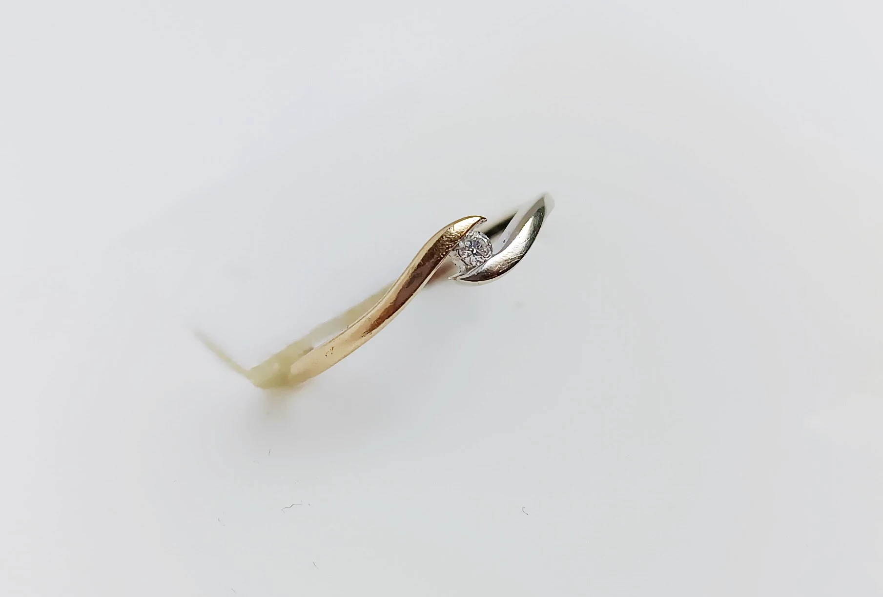 zloty-pierscionek-z-brylantem-r-16-certyfikat-ean-gtin-0695864166902