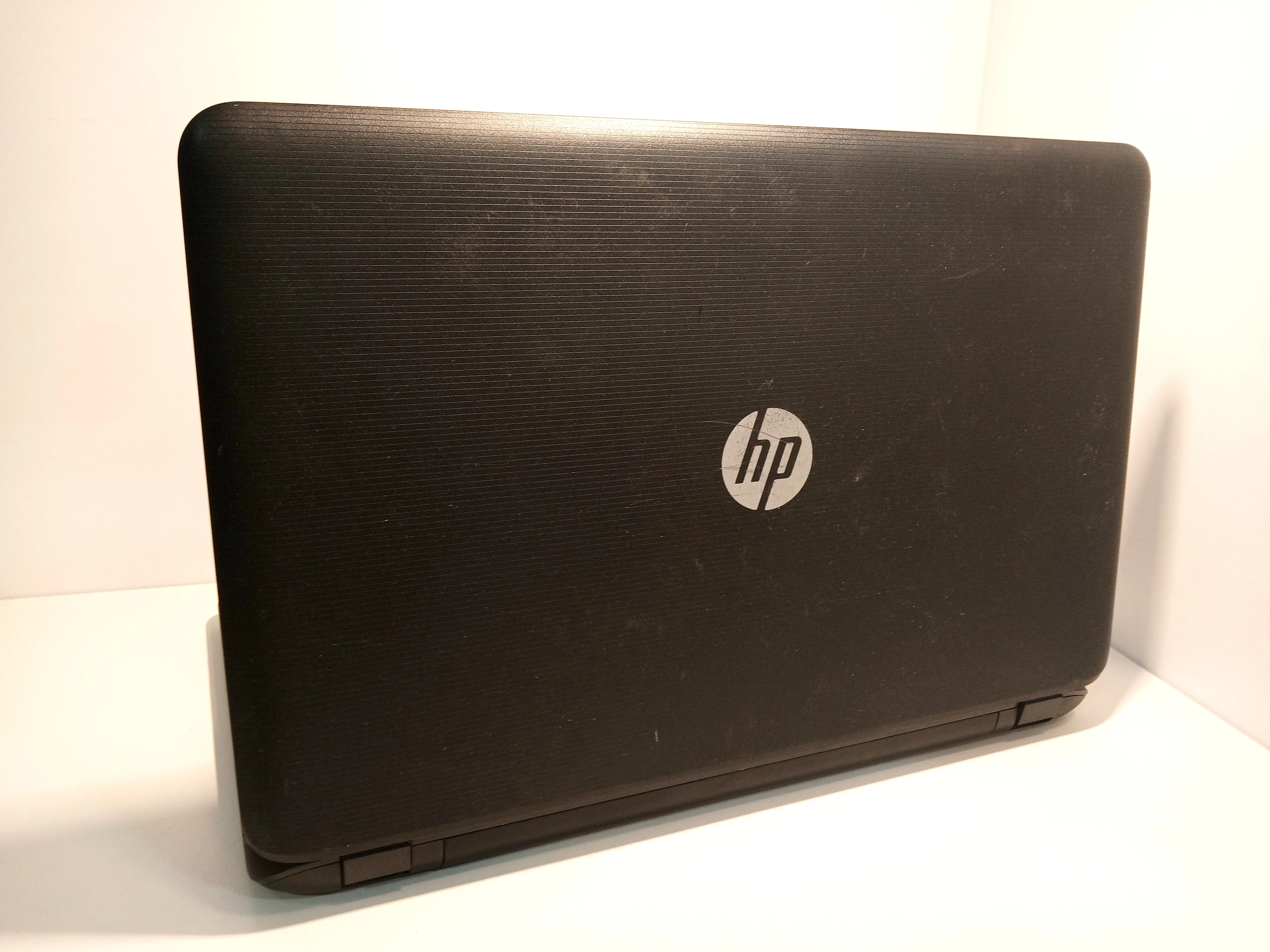 hp-255-g4-windows-10-home-4-gb-ram-500-gb-hdd-amd-e1-6010-apu-przekatna-ekranu-1560