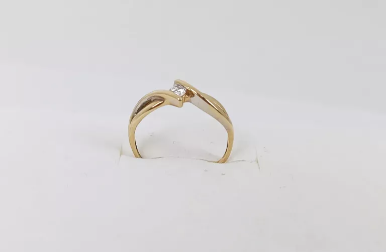 zloty-pierscionek-z-brylantem-r-13-material-15835-2