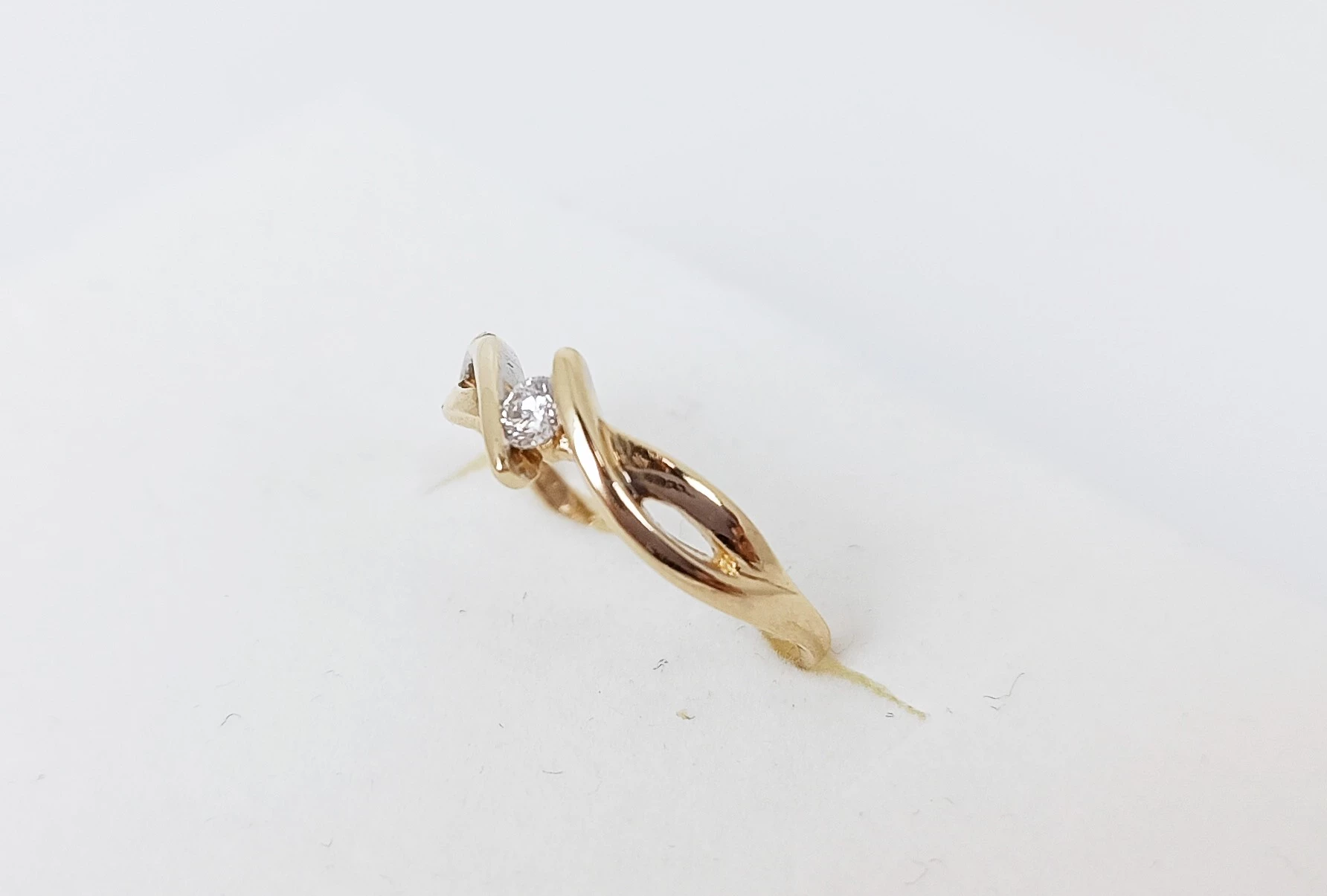 zloty-pierscionek-z-brylantem-r-13-stan-11323-2