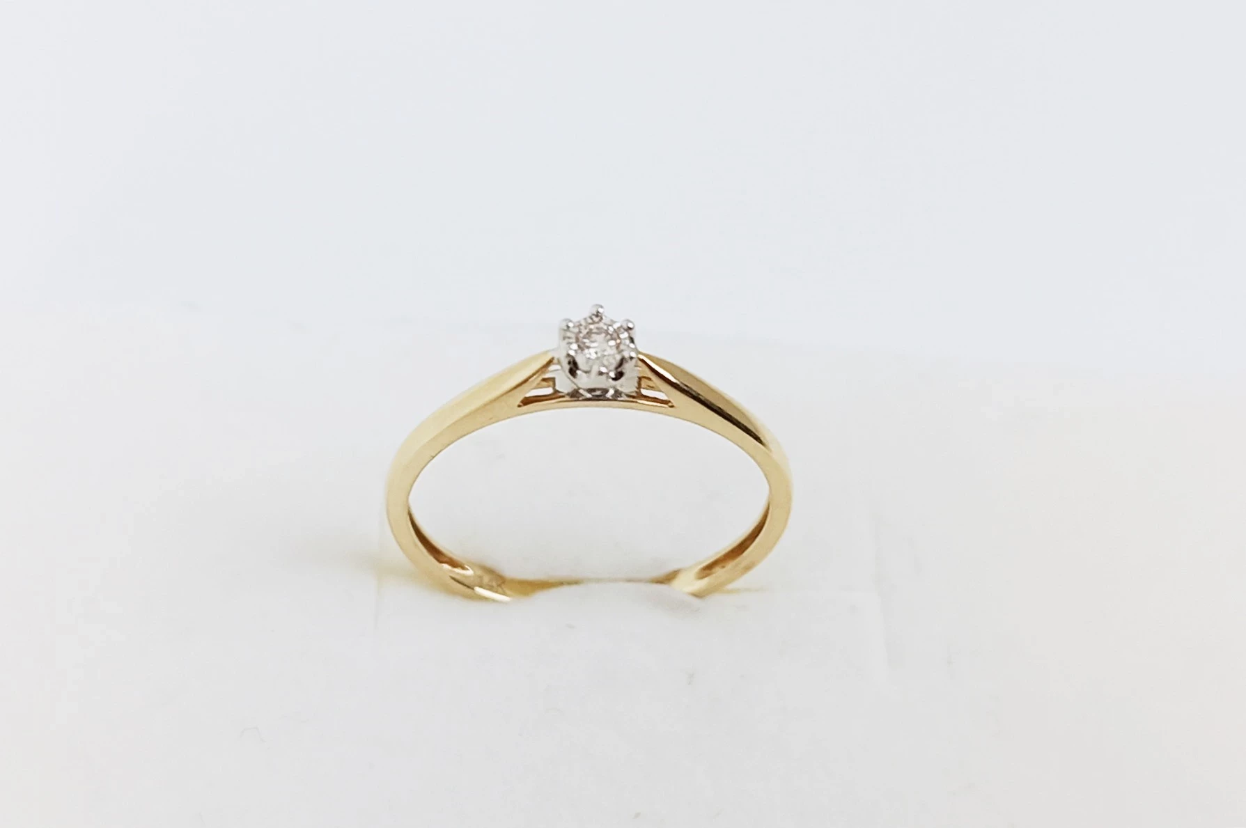 zloty-pierscionek-z-brylantem-r-14-material-15835-2