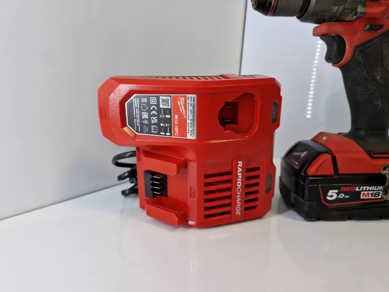 WKRĘTARKA UDAROWA MILWAUKEE M18 FPD3 + AKUMULATOR 5AH WALIZKA ŁADOWARKA