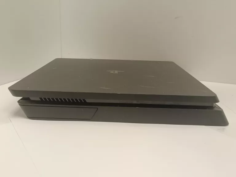 KONSOLA PS4 500GB CUH-2116A + 1PAD + 1 GRA ( GTA V)