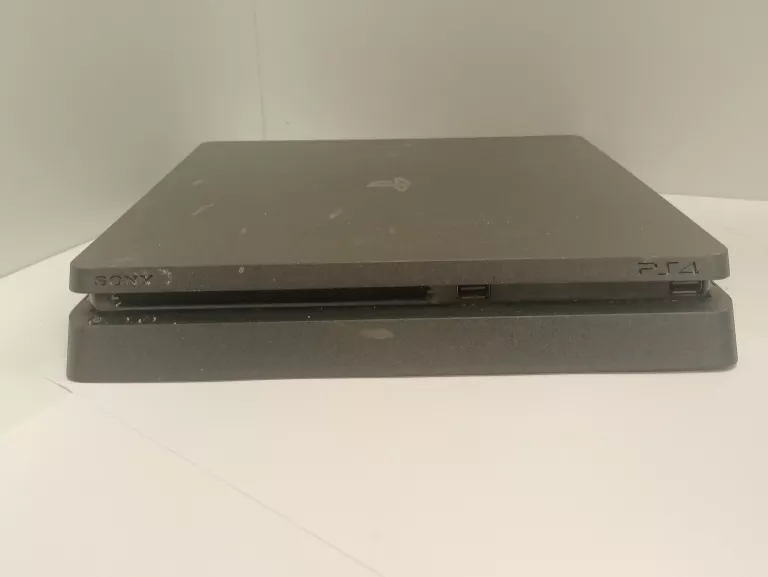 KONSOLA PS4 500GB CUH-2116A + 1PAD + 1 GRA ( GTA V)