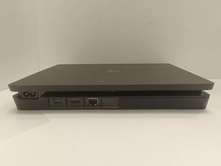 KONSOLA PS4 500GB CUH-2116A + 1PAD + 1 GRA ( GTA V)
