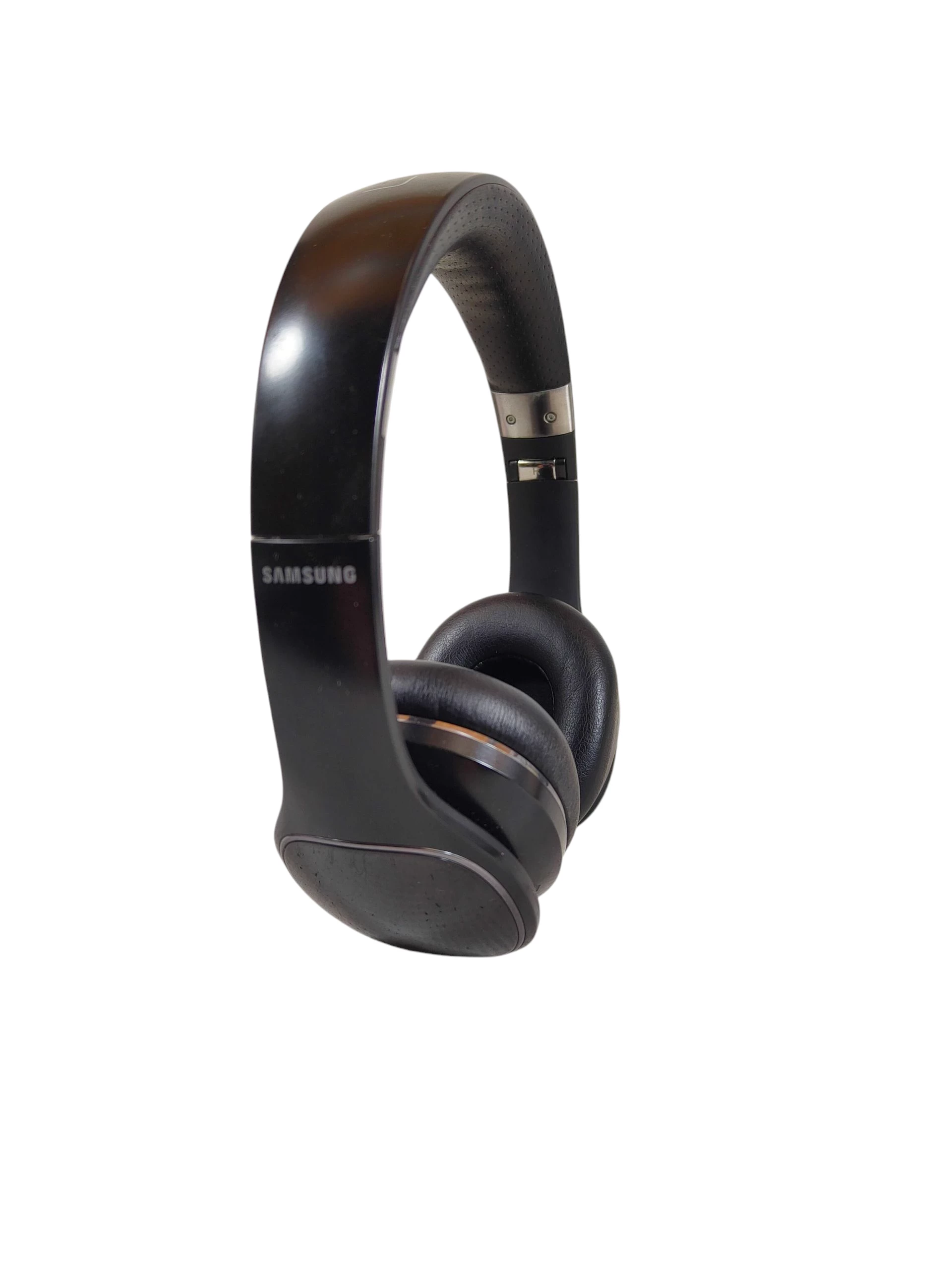 sluchawki-samsung-level-on-pokrowiec-kolor-dominujacy-129357-2