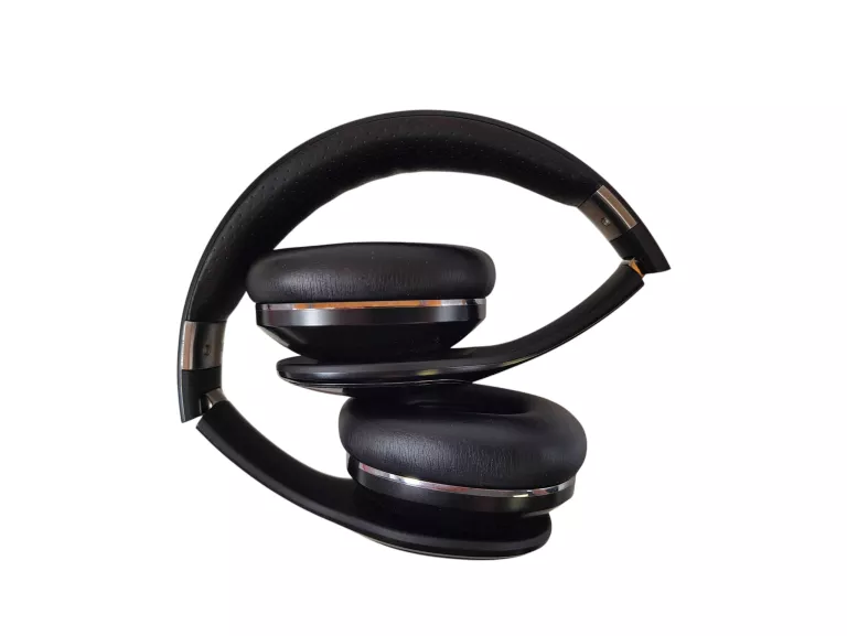 sluchawki-samsung-level-on-pokrowiec-stan-11323-2