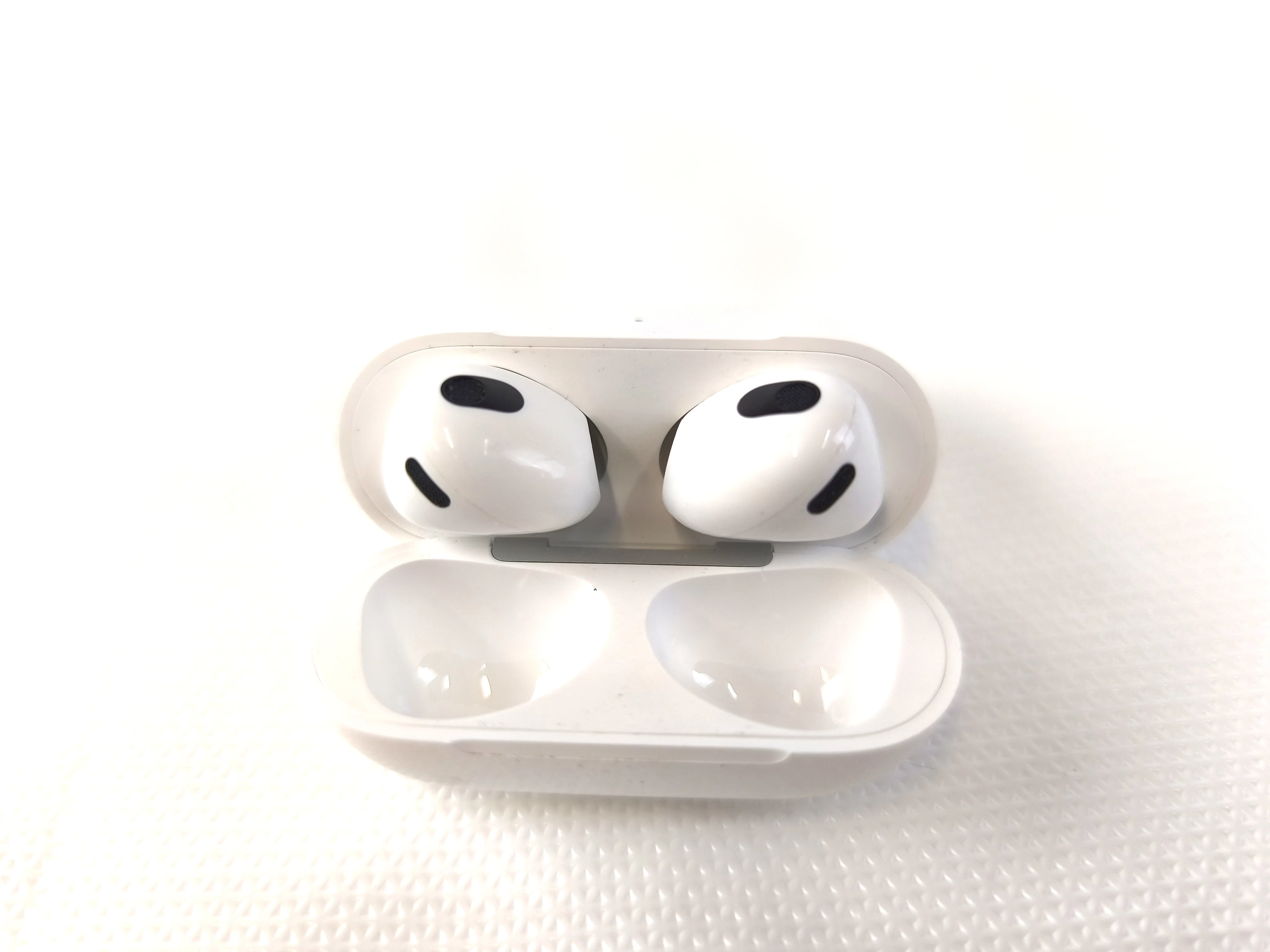 air-pods-3rd-gen-komplet-stan-11323-2