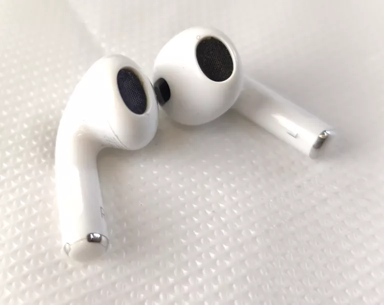 air-pods-3rd-gen-komplet-kolor-dominujacy-129357-2