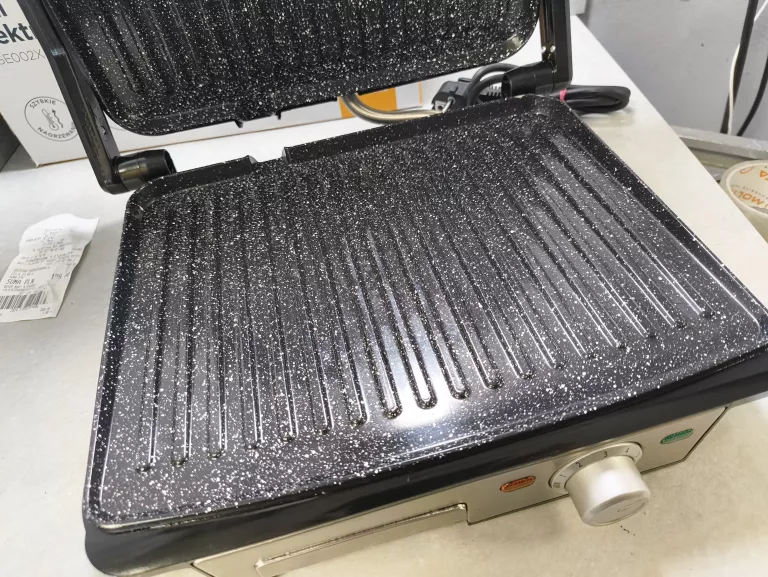 GRILL ELEKTRYCZNY RAVEN EGE002 *DW ZAK* GW