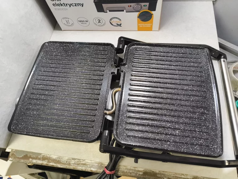 GRILL ELEKTRYCZNY RAVEN EGE002 *DW ZAK* GW