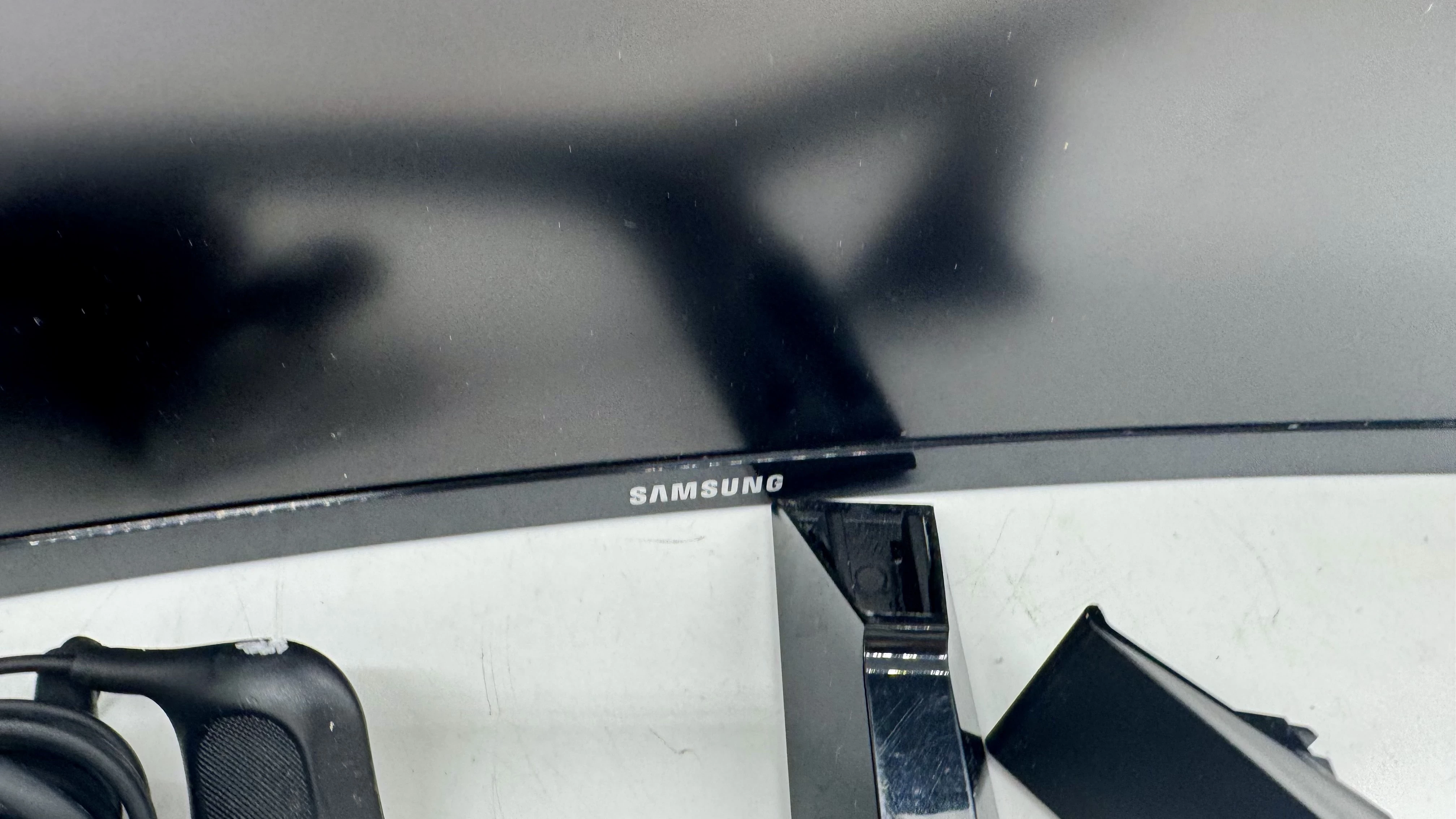 monitor-led-samsung-c24rg50fqux-235-1920-x-1080-px-va-kod-producenta-lc24rg50fquxen