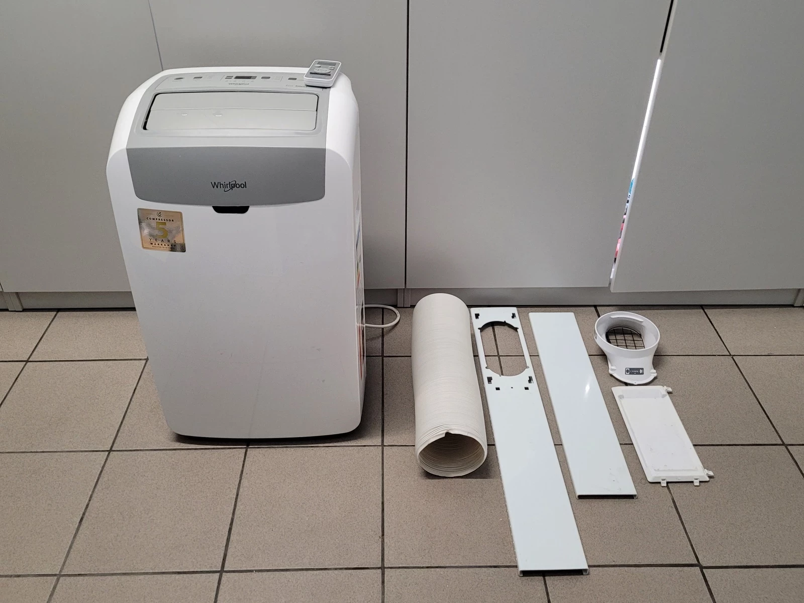 klimatyzator-przenosny-whirlpool-pacw212co-ean-gtin-8003437237690