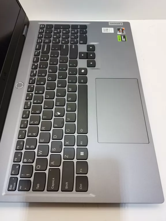 LAPTOP LENOVO LOQ 15ARP9 AMD RYZEN 7 16/512 GB RTX 4050, EXTRA STAN!