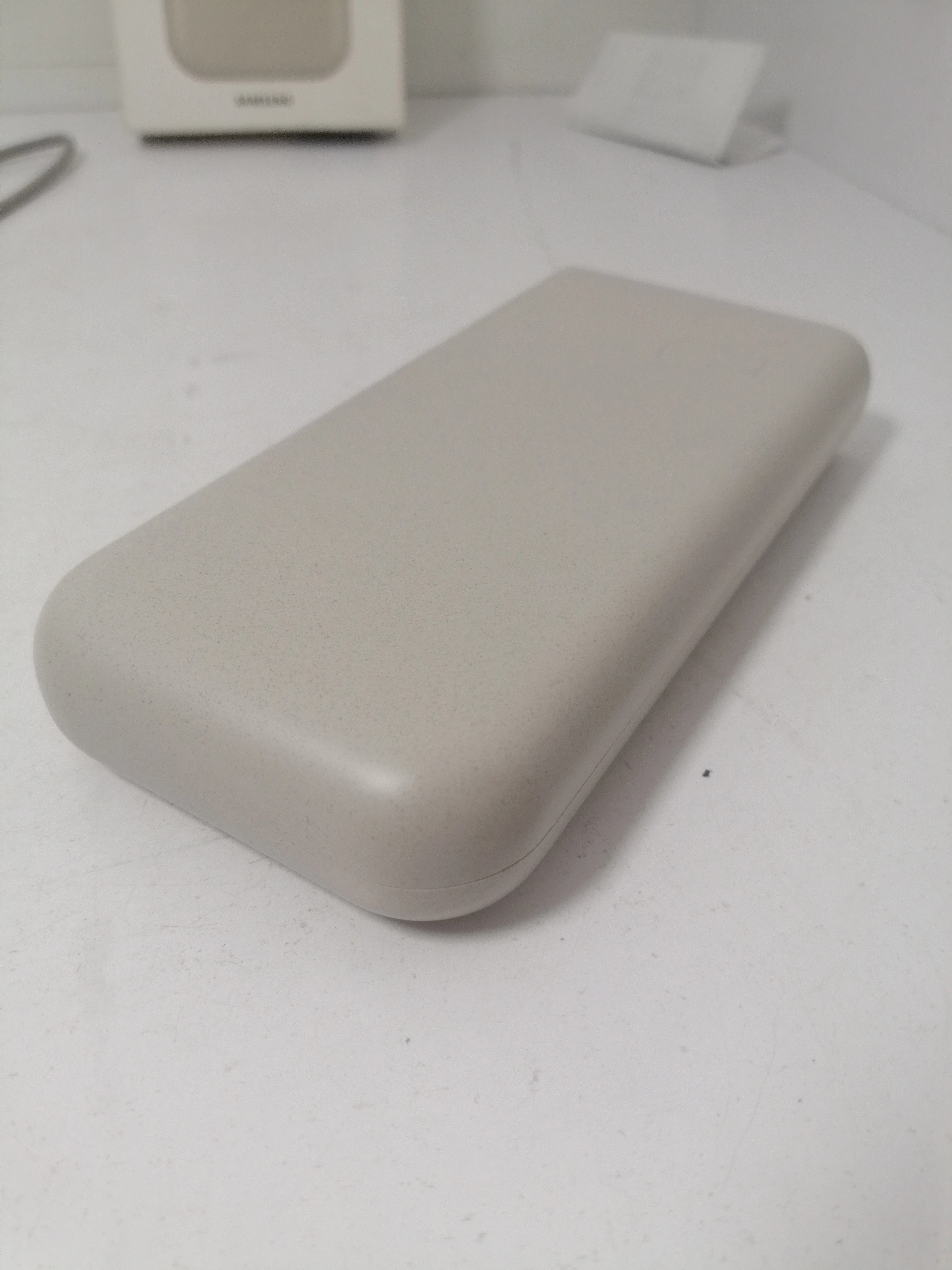 powerbank-samsung-eb-p4520xuegeu-20000mah-45w-bezowy-stan-11323-2