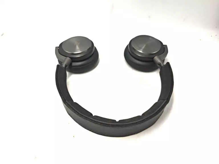 sluchawki-bezprzewodowe-bluetooth-bangolufsen-beoplay-h8-czarne-solo-stan-11323-2