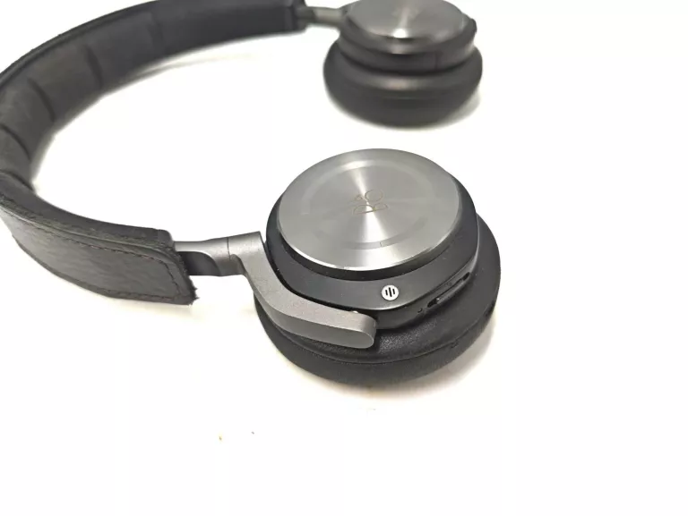 sluchawki-bezprzewodowe-bluetooth-bangolufsen-beoplay-h8-czarne-solo-kolor-dominujacy-129357-3