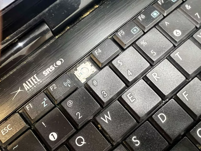 LAPTOP ASUS K50IJ TAM 3GB/WIN10/DYSK 250GB+ŁADOWARKA