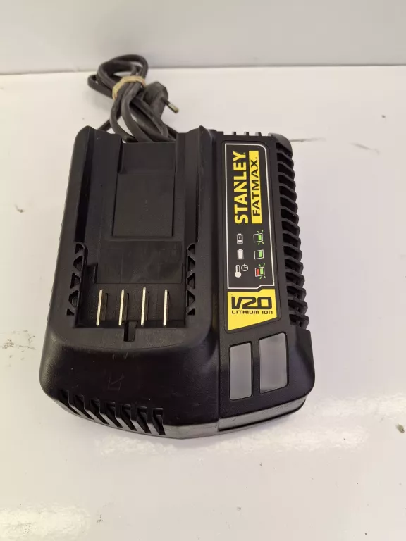 MŁOTOWIERTARKA STANLEY SFMCH900 +2X AKUMULATOR STANLEY, LADOWARKA , WALIZK