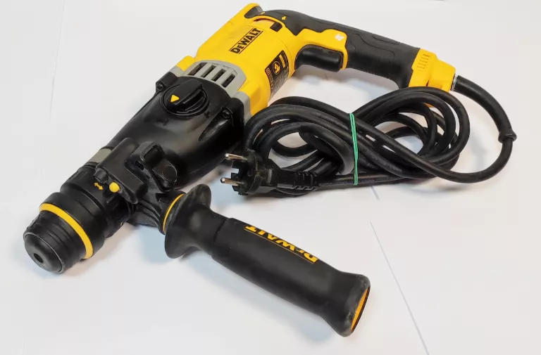 MŁOTOWIERTARKA DEWALT D25144 KOMPLET