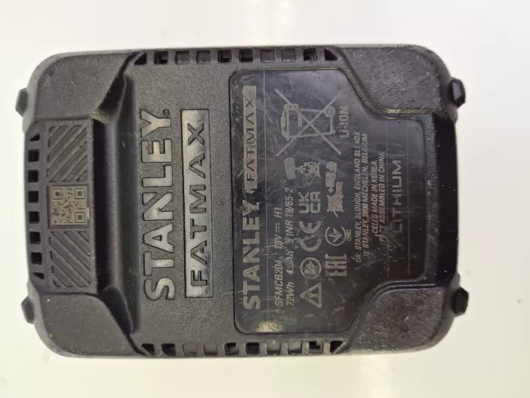 MŁOTOWIERTARKA STANLEY SFMCH900 +2X AKUMULATOR STANLEY, LADOWARKA , WALIZK