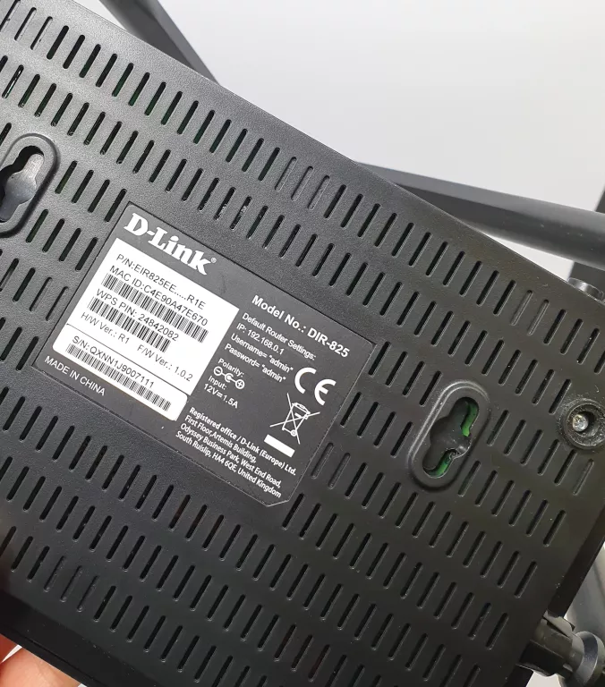ROUTER D-LINK DIR-825 - CZARNY