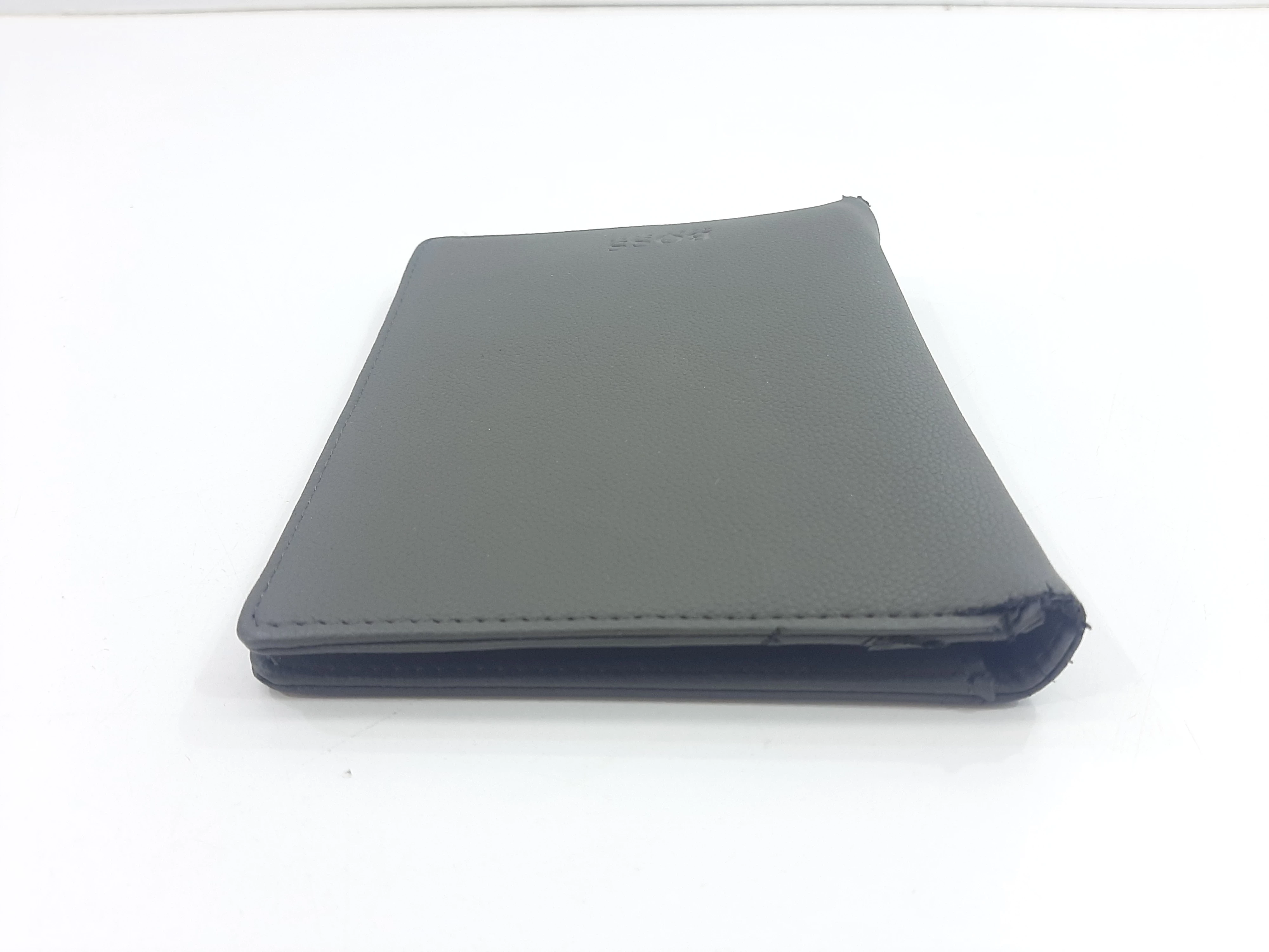 portfel-meski-hugo-boss-szary-opis-material-dominujacy-203885-218289