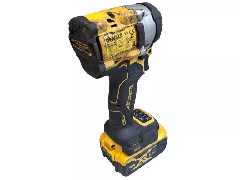 AKUMULATOROWY KLUCZ UDAROWY DEWALT DCF922 18V XR+ BAT. 5.0AH
