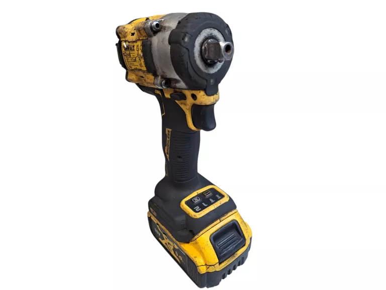 AKUMULATOROWY KLUCZ UDAROWY DEWALT DCF922 18V XR+ BAT. 5.0AH