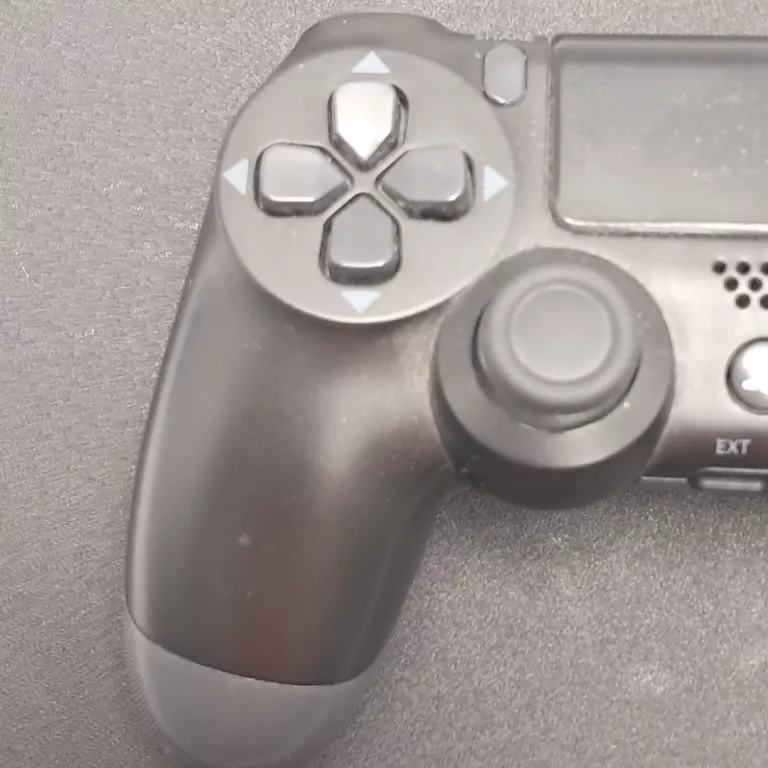 KONSOLA PS4 + PAD