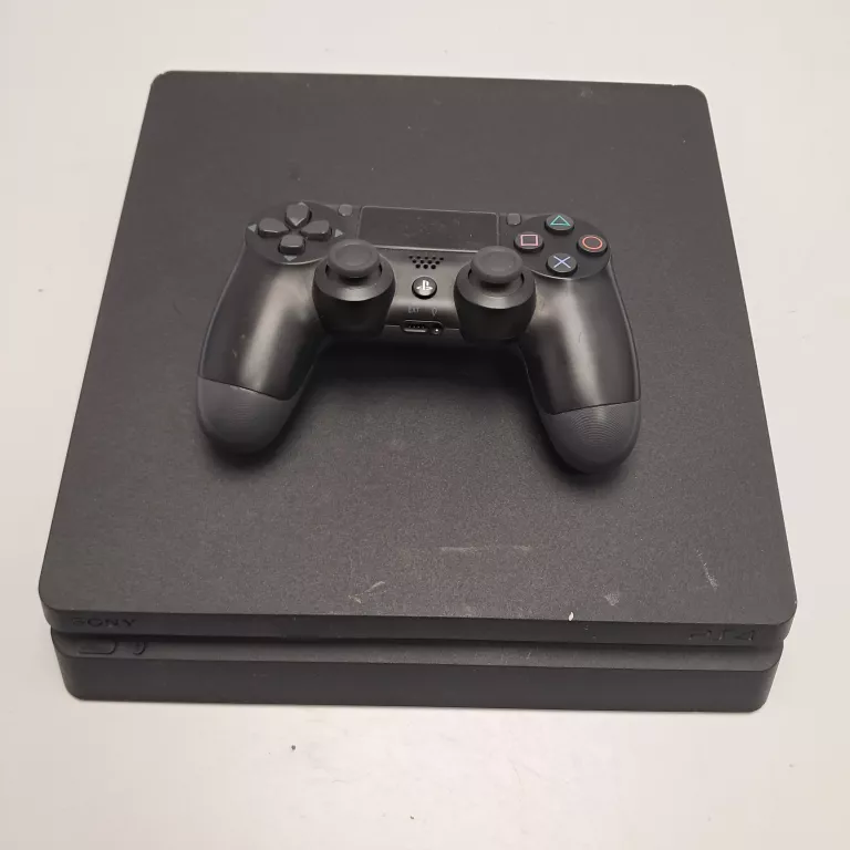 KONSOLA PS4 + PAD