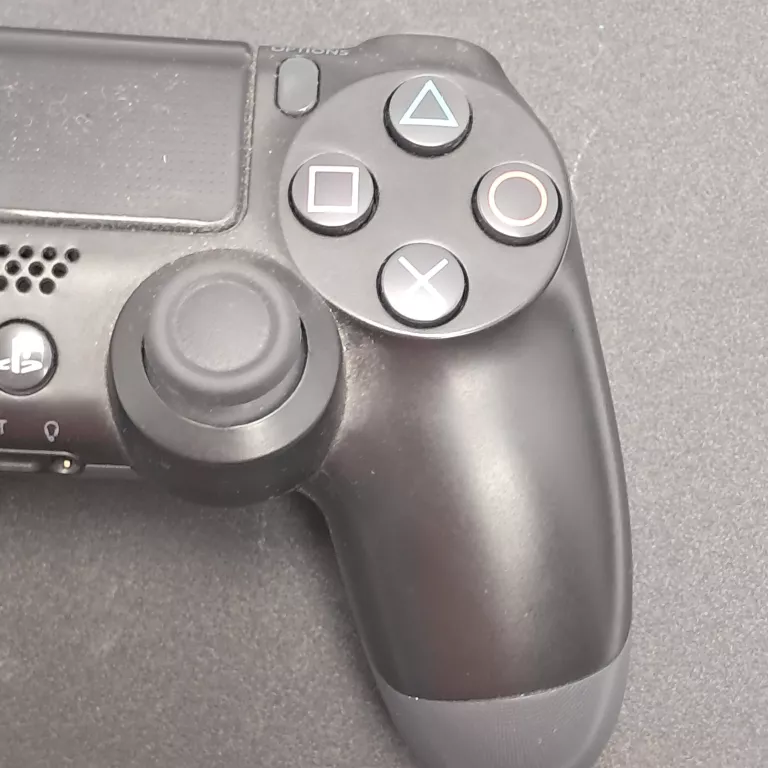 KONSOLA PS4 + PAD