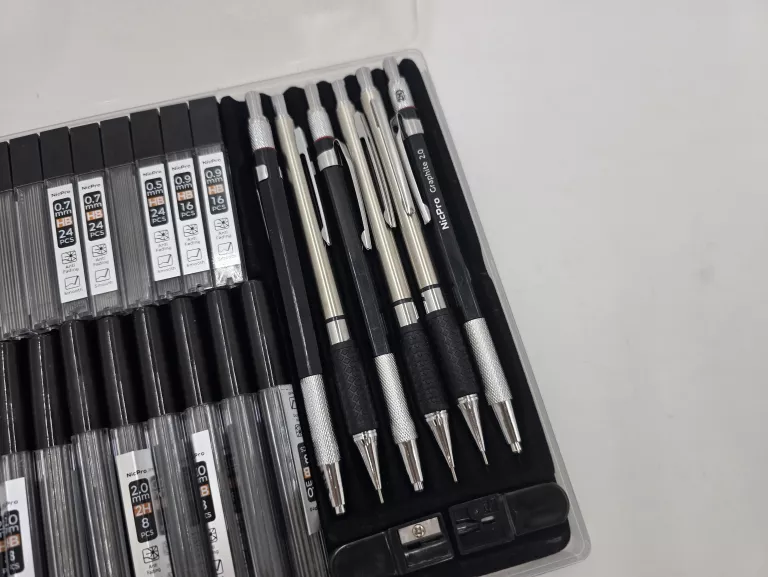 ZESTAW ARTYSTYCZNYCH OŁÓWKÓW MECHANICZNYCH Z ETUI