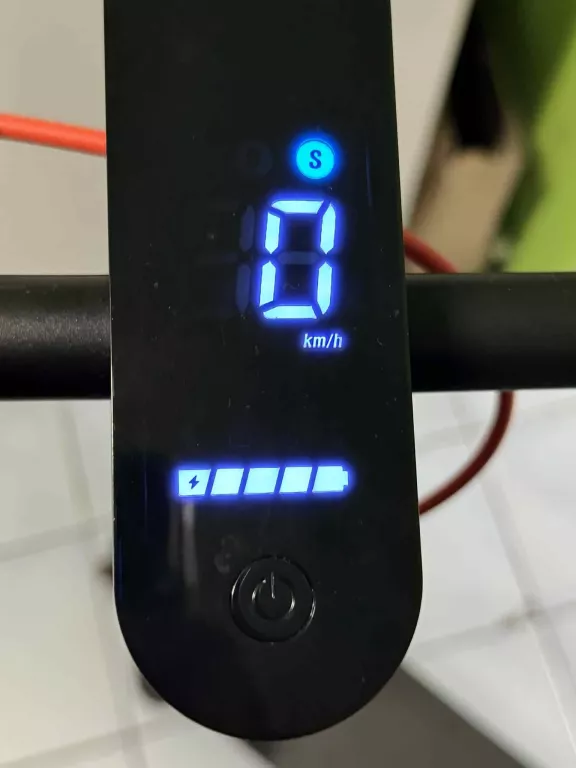 HULAJNOGA ELEKTRYCZNA XIAOMI ELECTRIC SCOOTER 4 LITE (2ND GEN) GWAR
