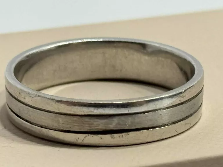 SREBRNA OBRĄCZKA 5.78G R27