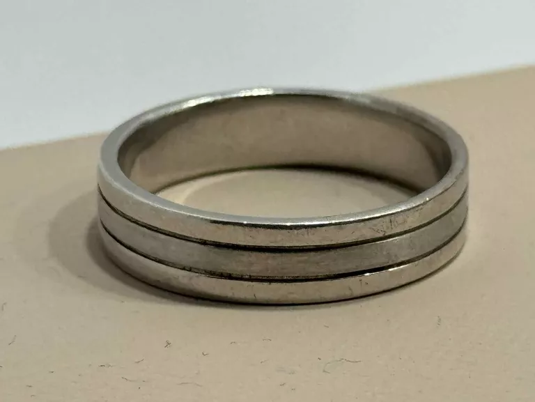 SREBRNA OBRĄCZKA 5.78G R27