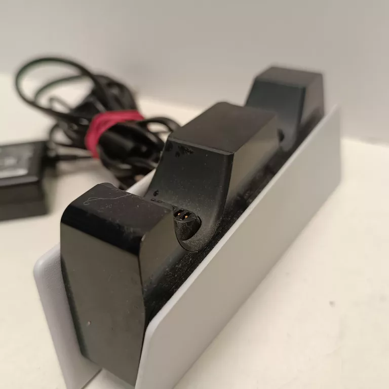 STACJA ŁADUJĄCA SONY DUALSENSE CHARGING STATION PS5