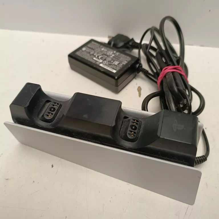 STACJA ŁADUJĄCA SONY DUALSENSE CHARGING STATION PS5