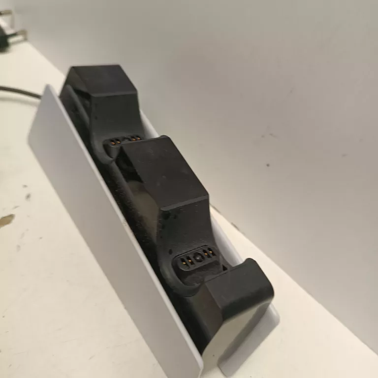 STACJA ŁADUJĄCA SONY DUALSENSE CHARGING STATION PS5