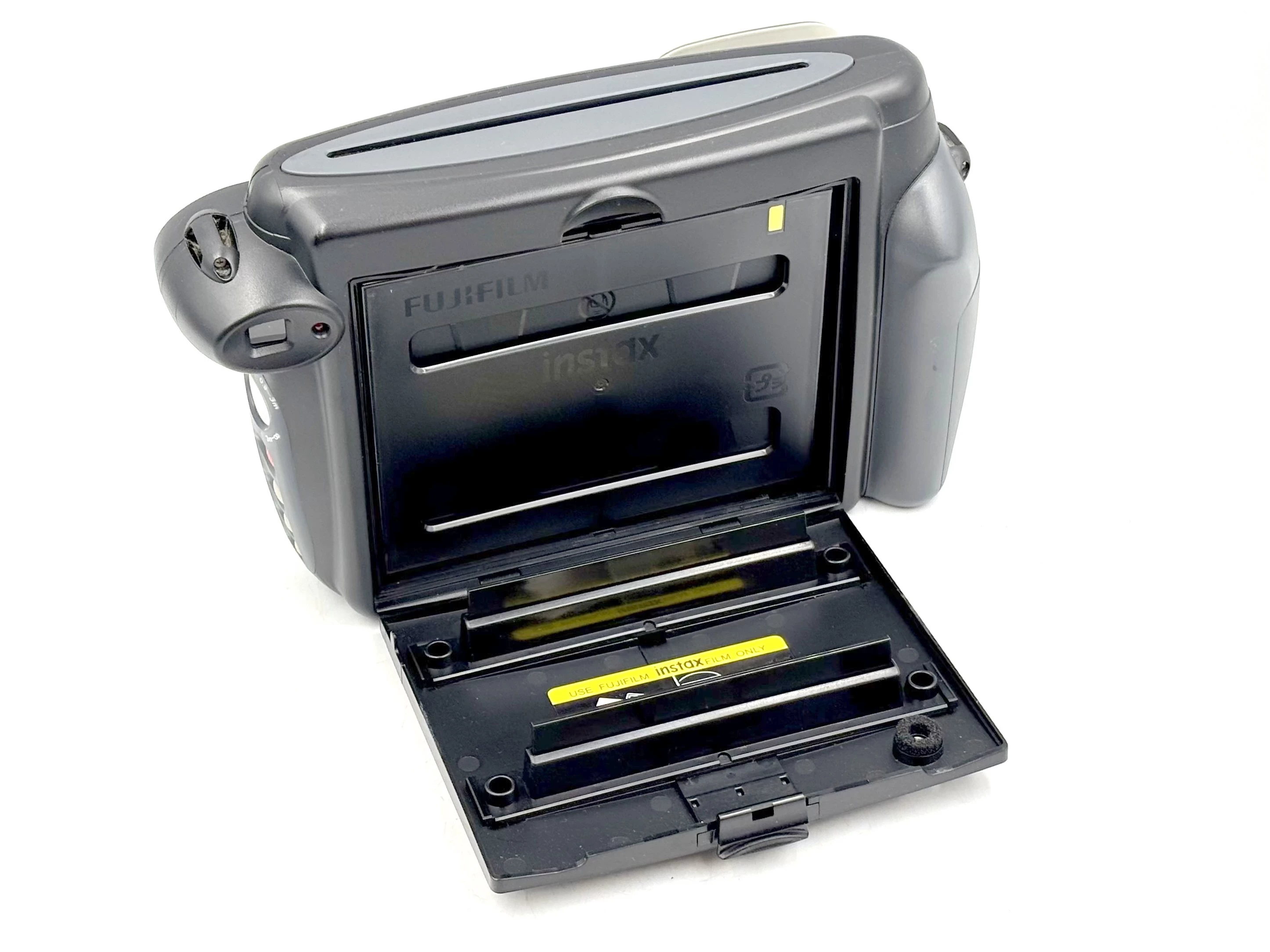 aparat-natychmiastowy-fujifilm-instax-210-czarny-konstrukcja-234317-2
