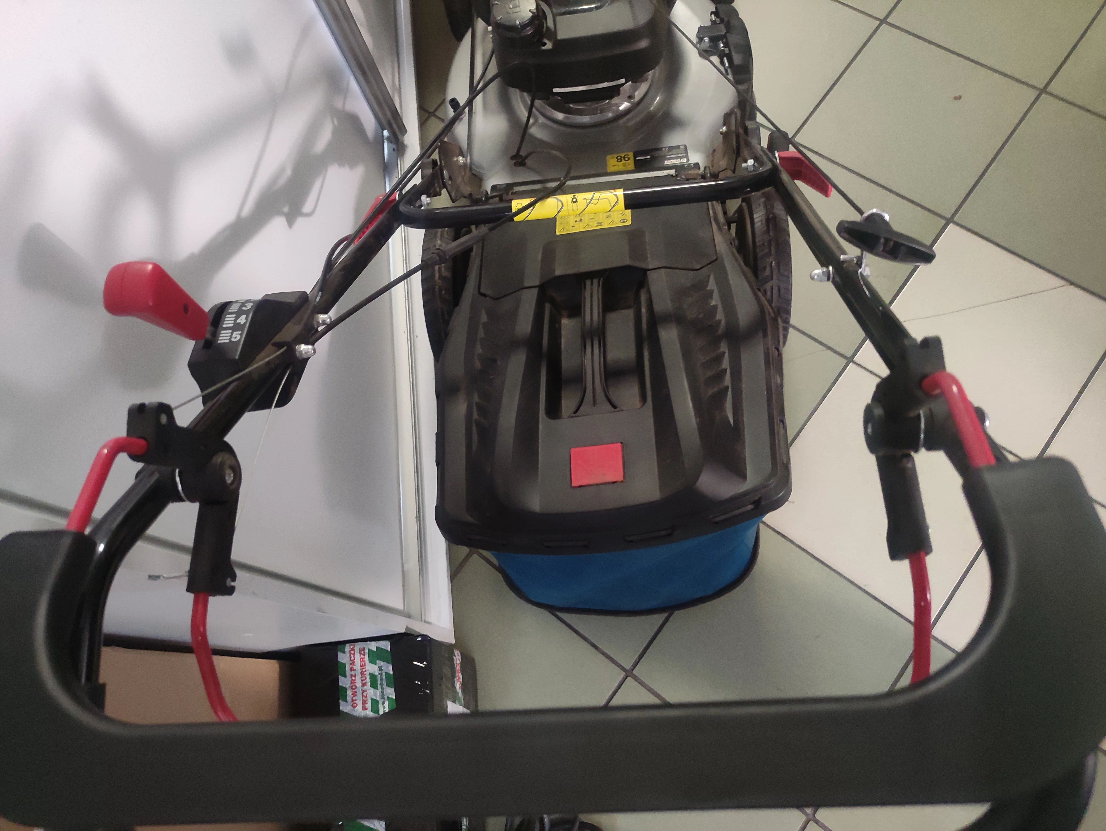 kosiarka-spalinowa-z-napedem-erbauer-elmp170sp51-silnik-honda-gcvx-170-pojemnosc-kosza-65