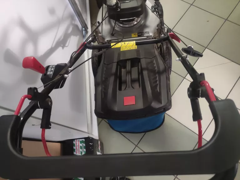 kosiarka-spalinowa-z-napedem-erbauer-elmp170sp51-silnik-honda-gcvx-170-pojemnosc-kosza-65