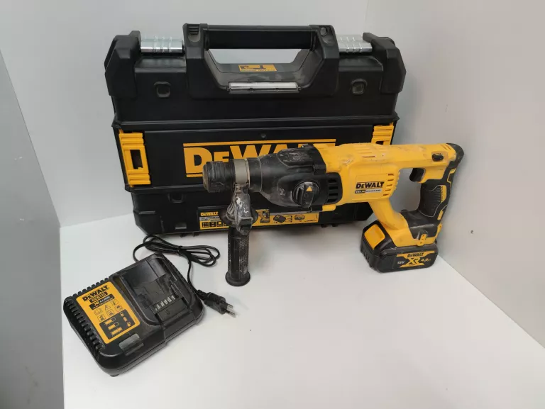MŁOTOWIERTARKA DEWALT DCH133